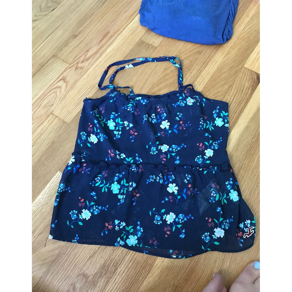 Hollister top